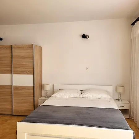 Apartmán With Wifi - 5483 Novi Vinodolski